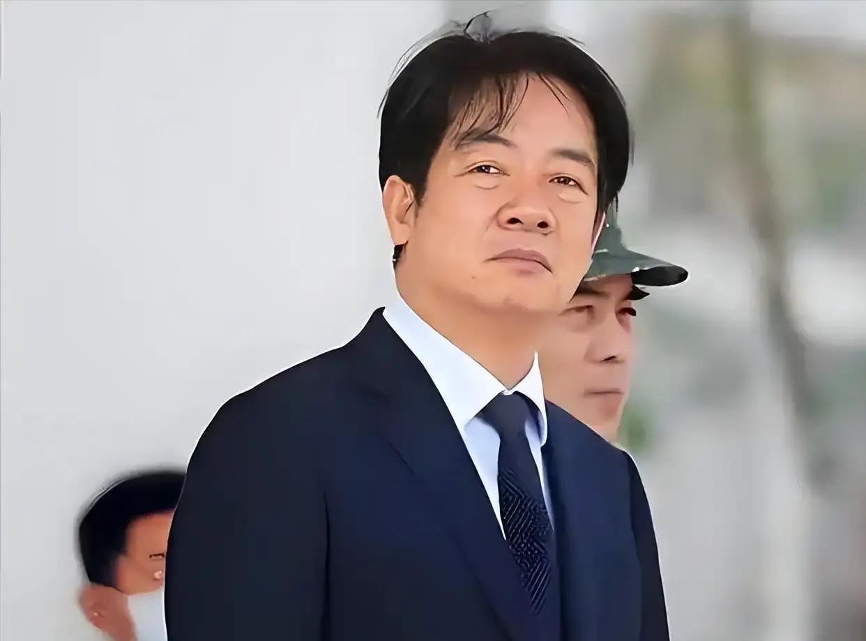 赖清德现在这幅模样，说好听点是"痴心不改"，说难听点就是——堂堂一个地区领导人，