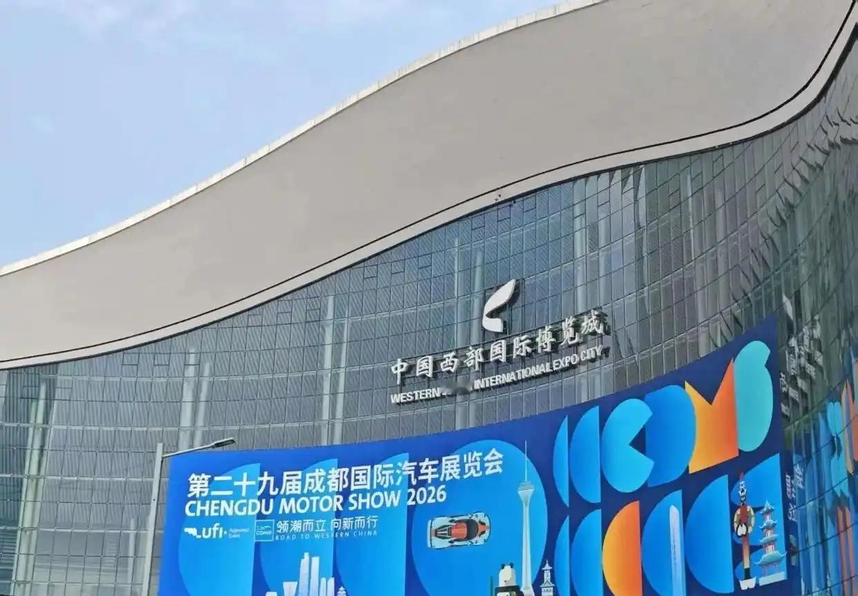 车企迫切需要订单

新势力和自主品牌多数选择携“全家桶”参展，从入门款到旗舰款一