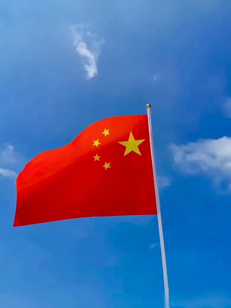 菲律宾防长把话说绝了！
菲律宾发生了重大地震，要是放在过往，我们的援助应该送到了
