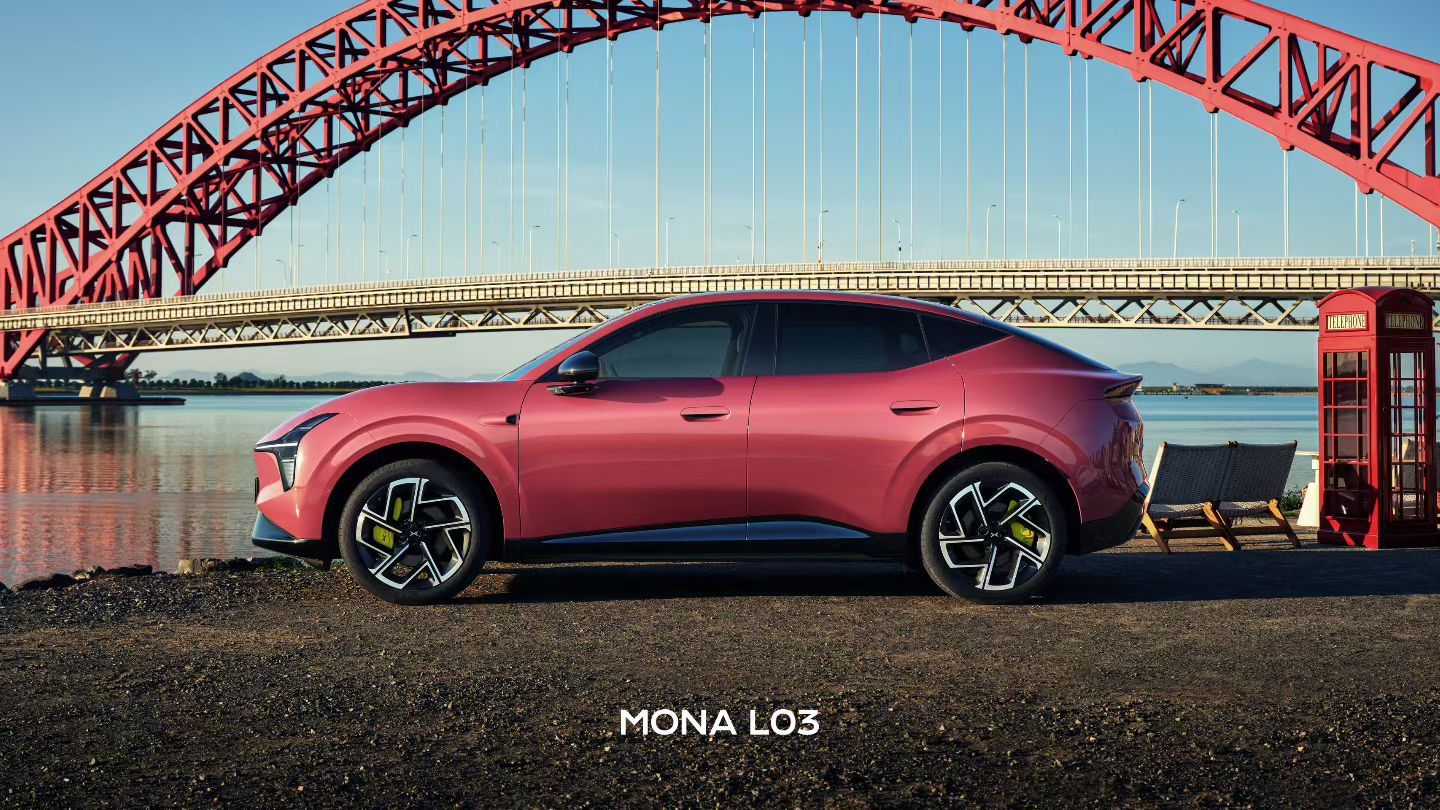 真的这配色乌梅子酱！越看小鹏MONA L03越喜欢！这次小鹏在颜色配色上真的有了