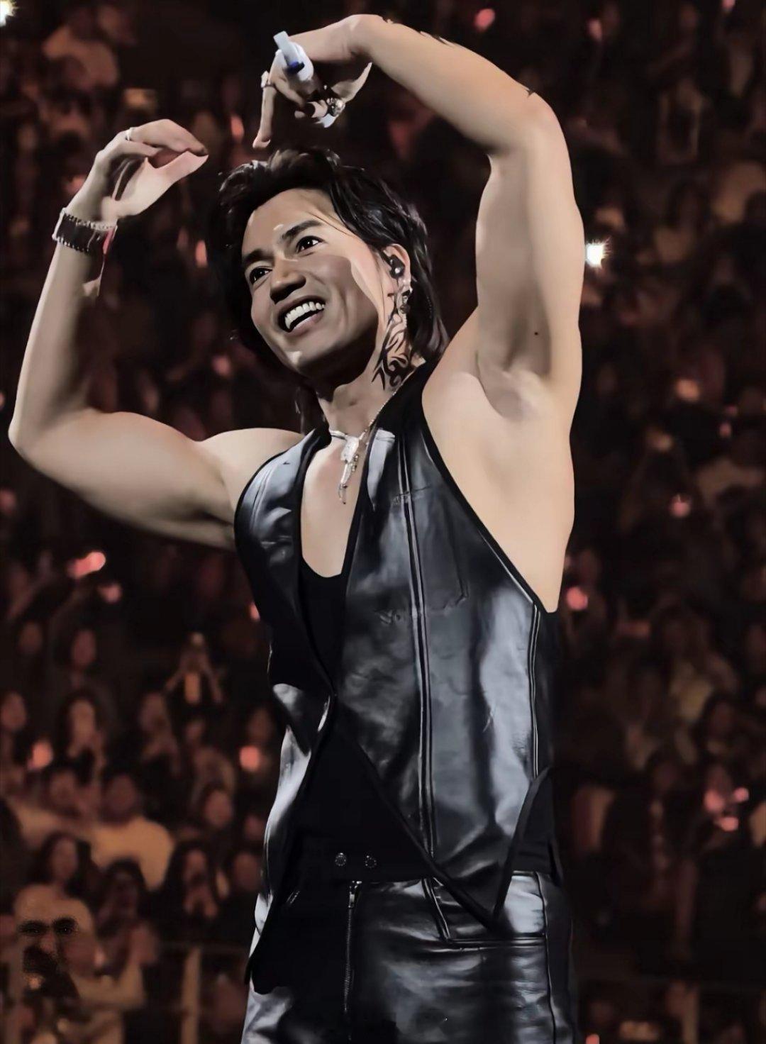 真心觉得男明星脱毛不好看，去掉了男性魅力，反而显得不伦不类。 