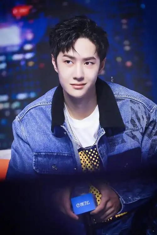 曝王一博不续约乐华红了没有闹过解约，且续约过一次，帮助乐华上市了，正常到期离开没