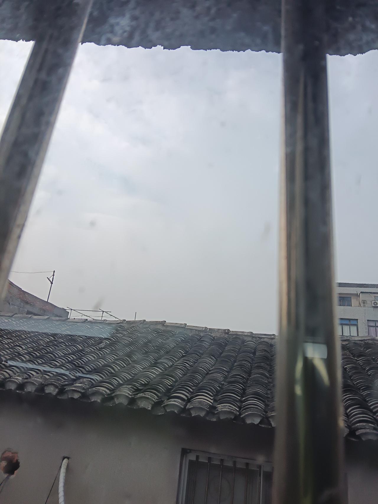 若问今天、明天、后天哪天最为重要，那无疑是今天。今天是真切握在手中的，它是沟通过