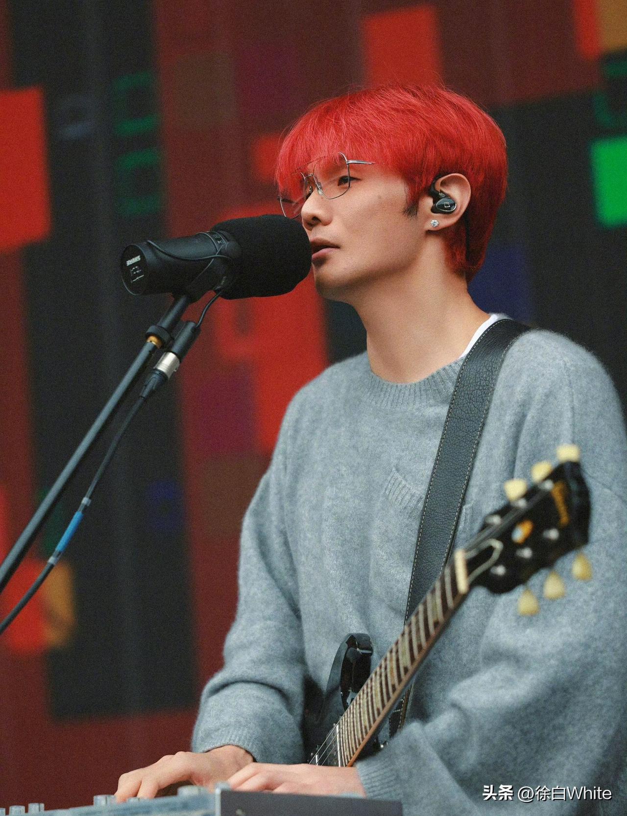 3月29日，李荣浩否认单依纯改编版《李白》
李荣浩在单依纯昨天强行侵权演唱李白后