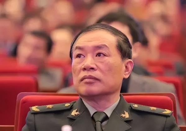 军报怒批“违规吃喝”，很多人以为这只是为了帮国家省点招待费。错了！真相是北京已经