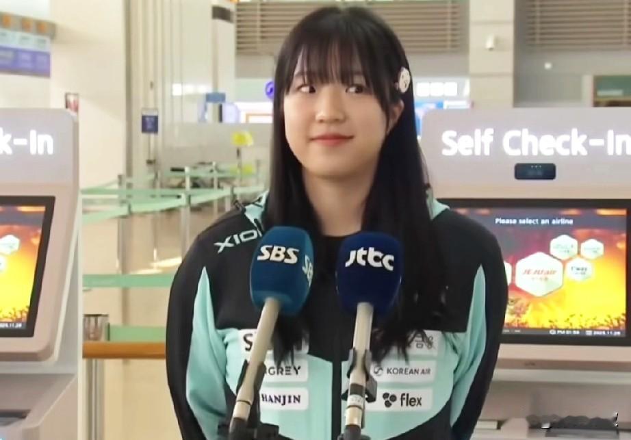 当记者问申裕斌，林钟勋结婚你随多少礼？
小申反应太可爱了！

记者问:
这次你的