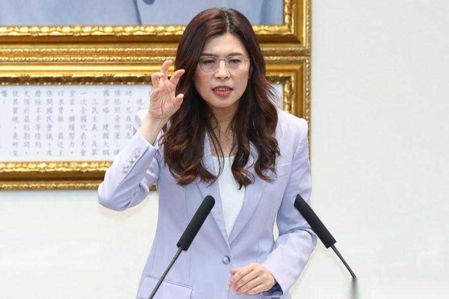 摊牌了，郑丽文接受采访：两岸未来发展必须以和平方式、尊重台湾民众福祉，拒绝被逼迫