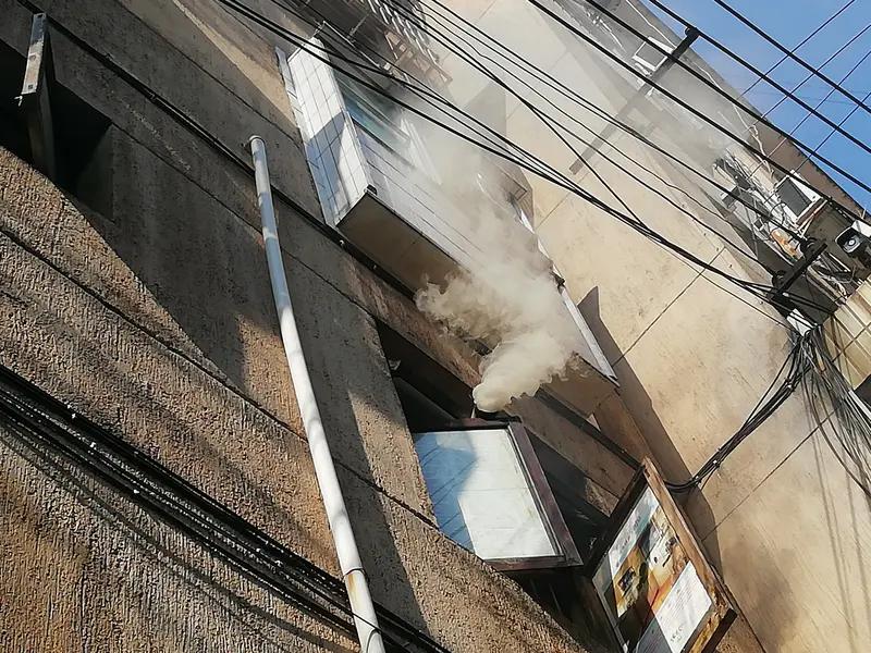 12月2日西安 ，一居民称20楼家中着火结果消防栓没水灭火，耽误时间未能及时灭火