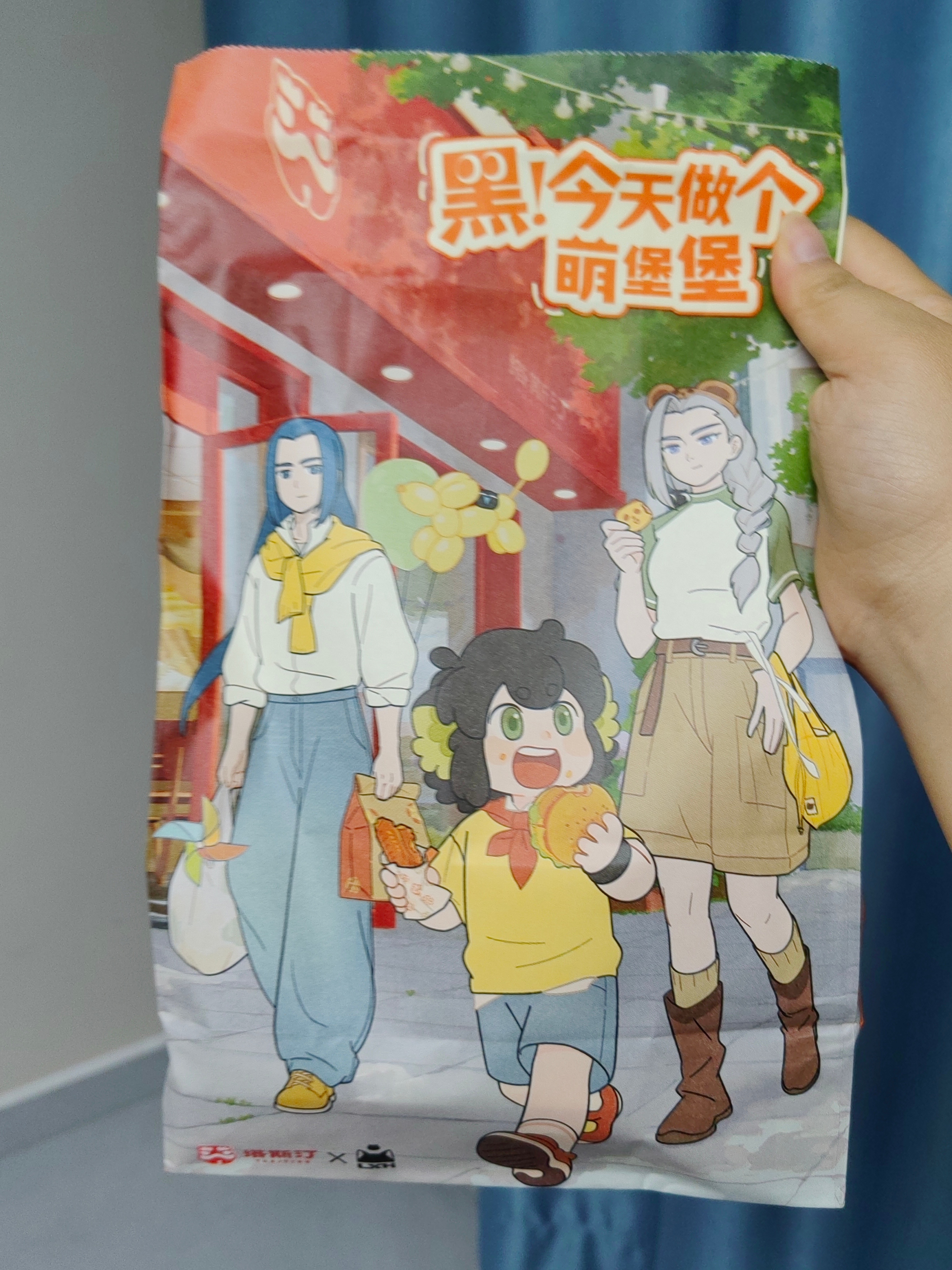 什么！塔斯汀和罗小黑联名了！！！太可爱了哇哇哇！！！ 