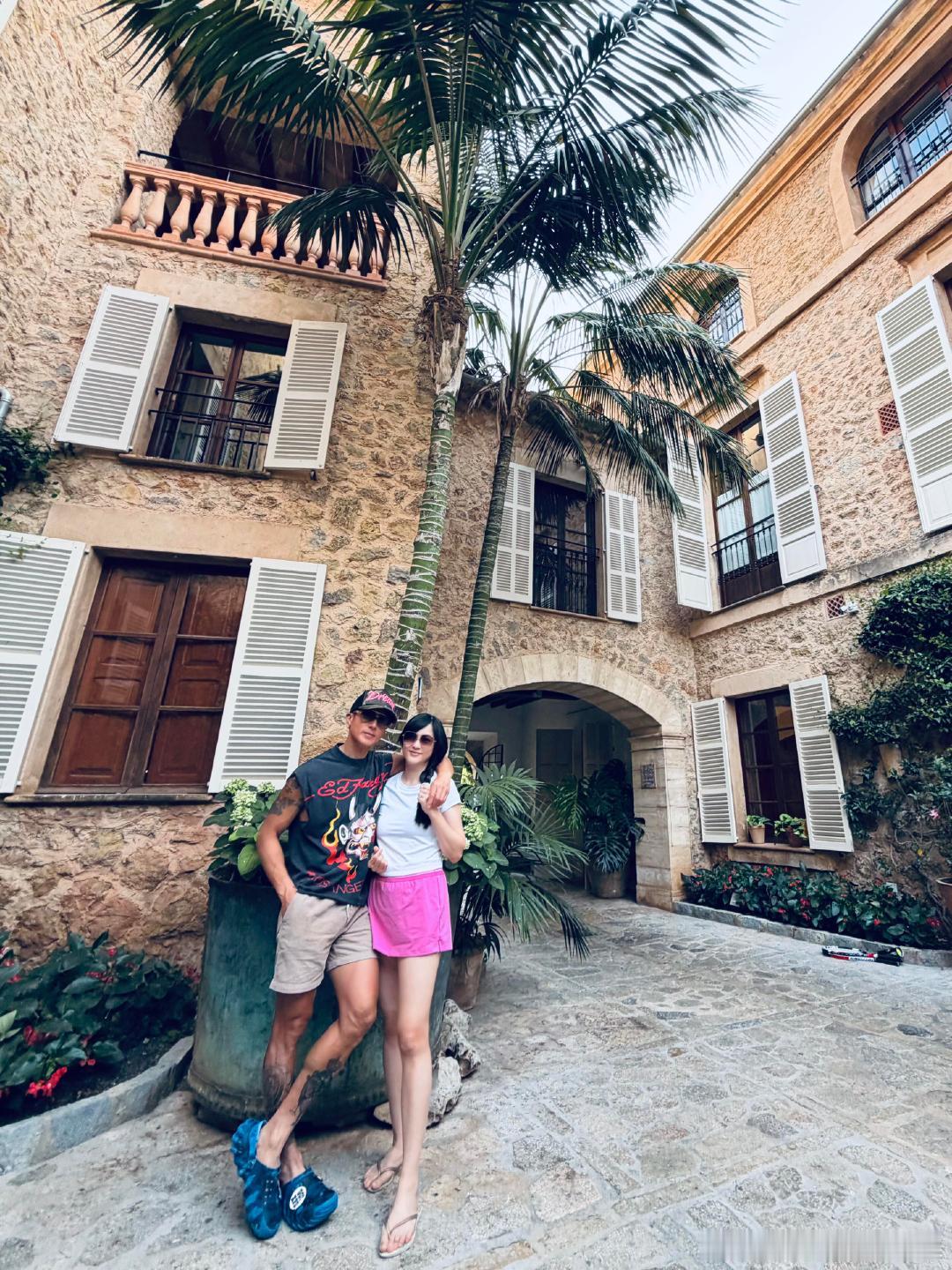 吴尊和老婆过二人世界吴尊和老婆在西班牙过二人世界 吴尊和老婆过二人世界，他说虽然