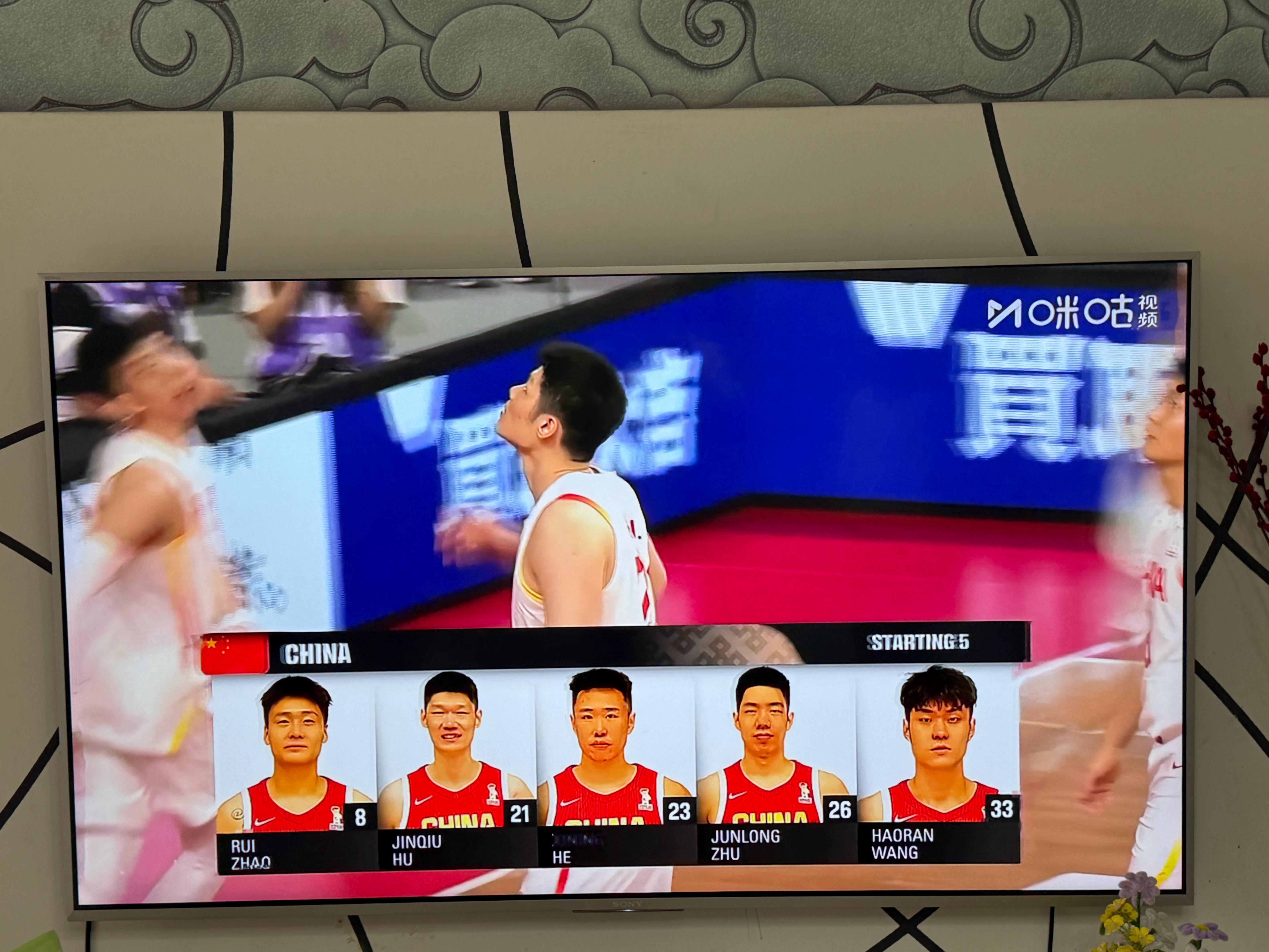 中国男篮对阵日本背水一战全新的中国男篮，加油，加油！一起拼搏！为郭导加油！ 