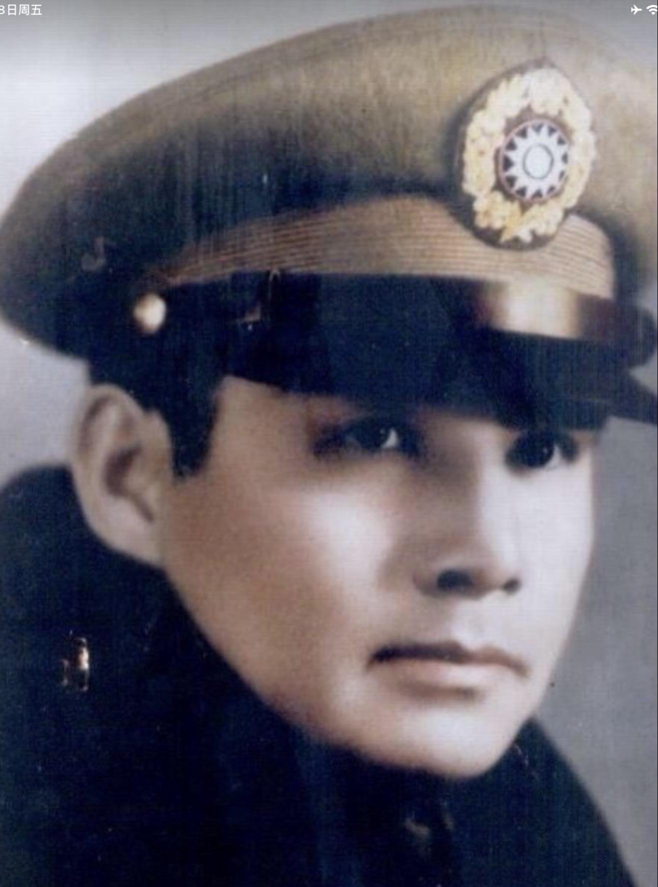 老狼原创：古今多少事；渔唱起三更。张灵甫及其遗孀一组照片；其妻张灵甫死...