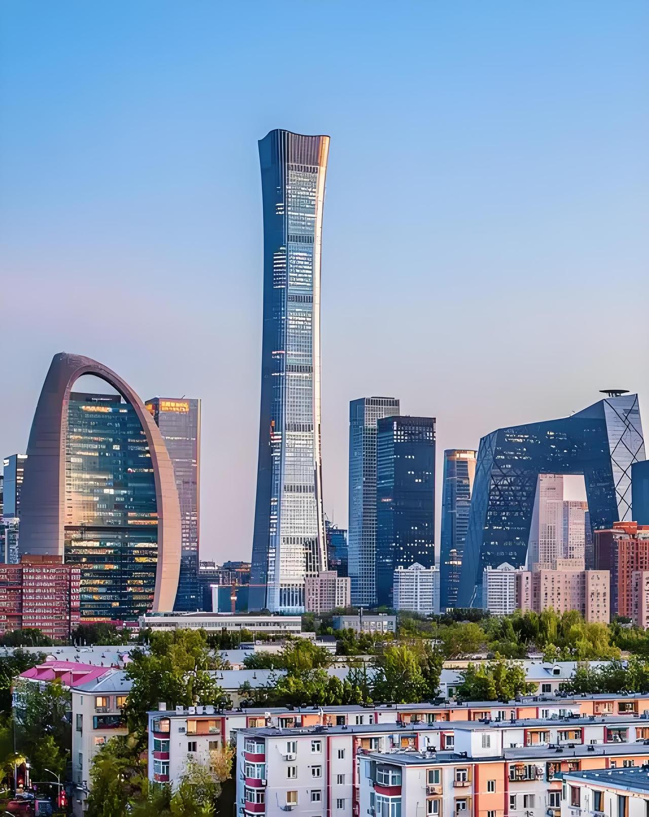 最近楼市的行情来了，有些房价上涨了以后，很多人认为该卖房了，是不是要逃顶？

北