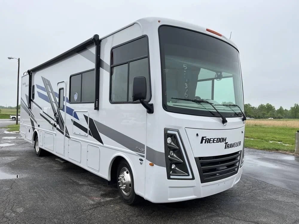 特殊车辆 Freedom Traveler A32，虽然没有顶级coach车那么