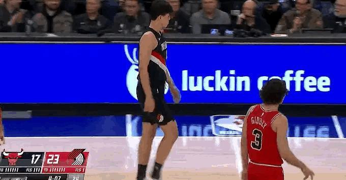 今天第一节的登场、得分、篮板和助攻👇