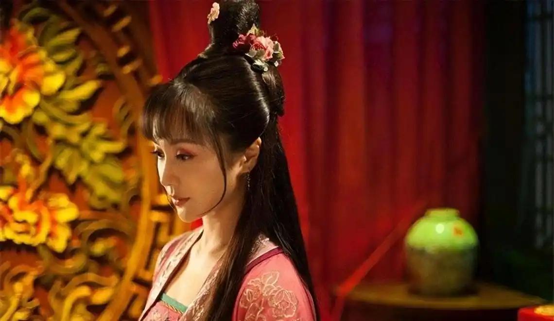 589年，隋朝灭了陈朝。当天，一个十几岁的南方公主，被人用绳子拴进了俘虏队伍。从