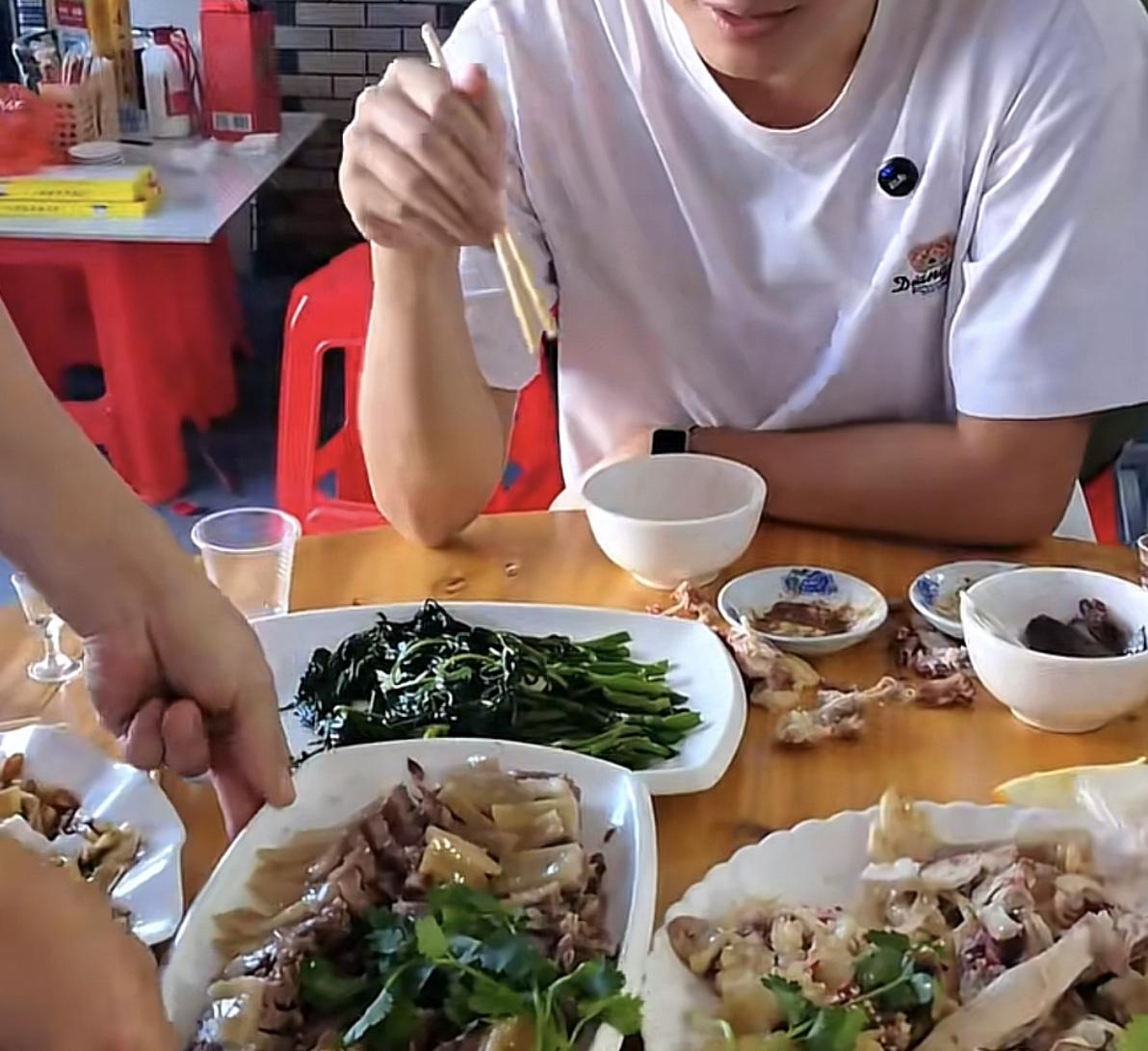 湛江佬，5000工资，花在吃方面4000+。能和湛江比的，只有广西人！

两个地