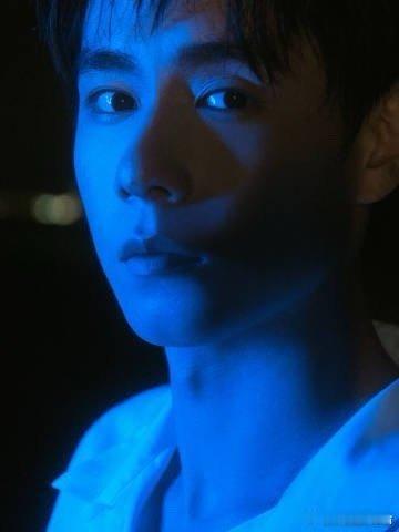 胡一天熹妃回宫胡一天身上的青春感真是无人代替啊，爱上胡一天就像呼吸一样简单 ​​