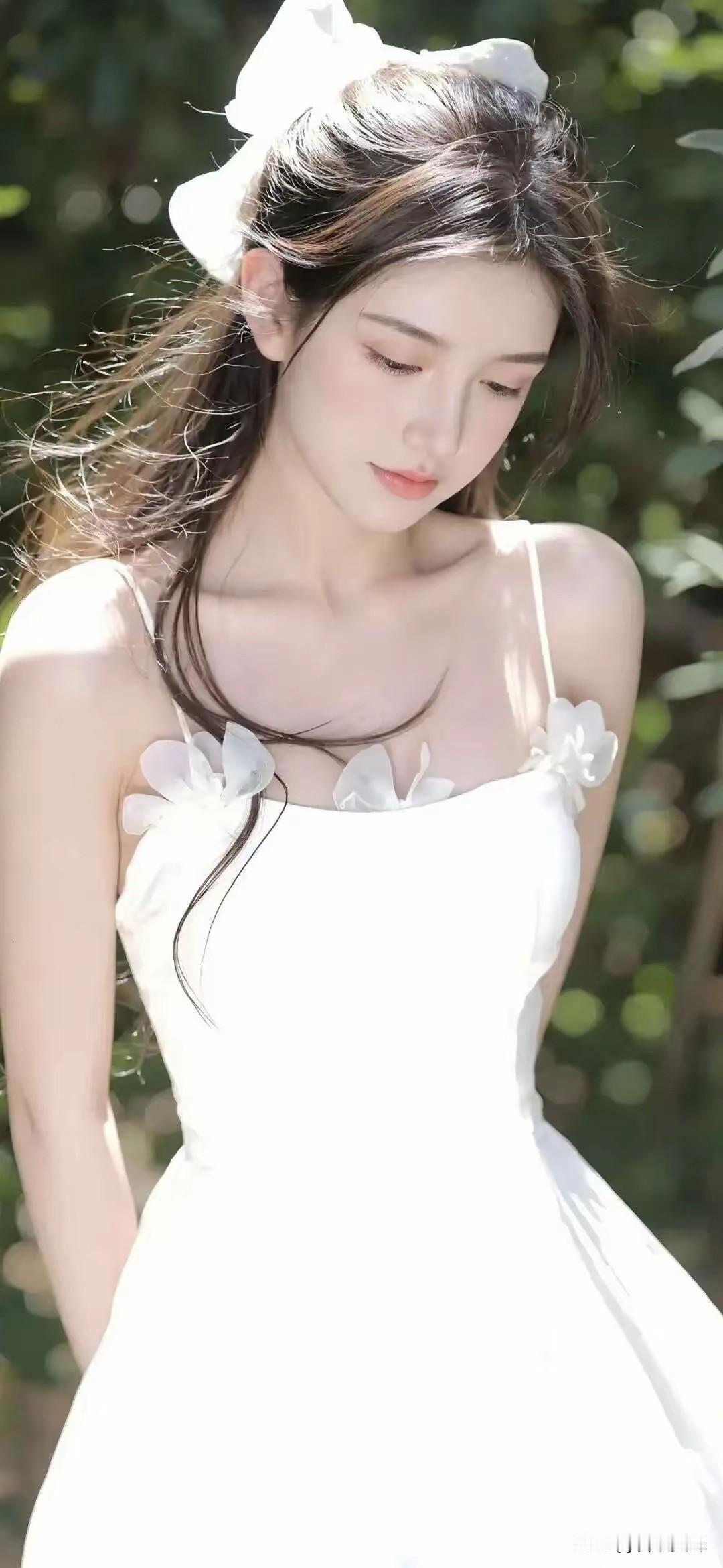 越温柔的人，偏偏越难驯服，
温柔的本质是理性，
理性的极致是冷漠。