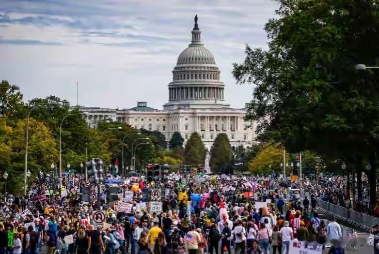 谁是美国最该警惕的对手？不是远方的竞争者，也不是区域的纷争，而是它自己身上解不开