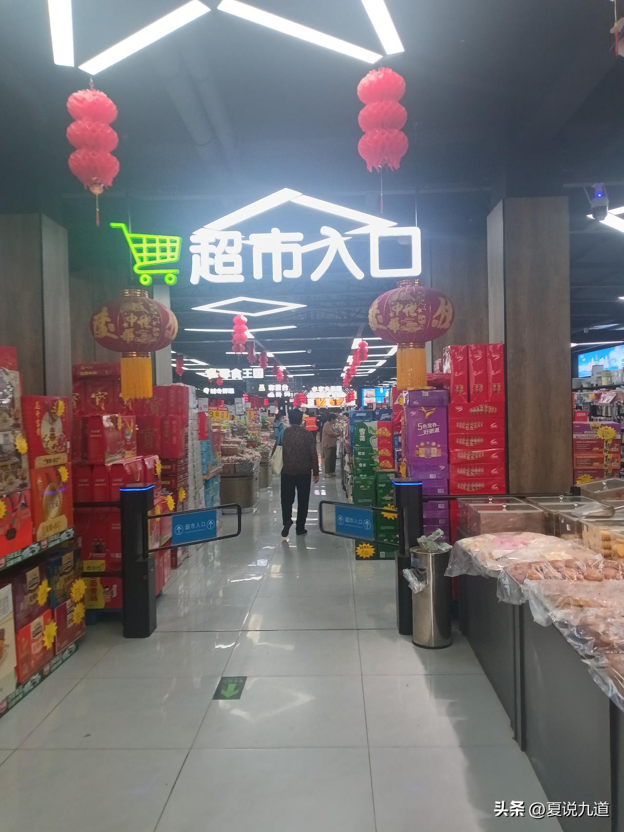 职场里最窒息的煎熬，从不是当面争执，不是短兵相接的较量。
是空气慢慢变凉，氛围悄