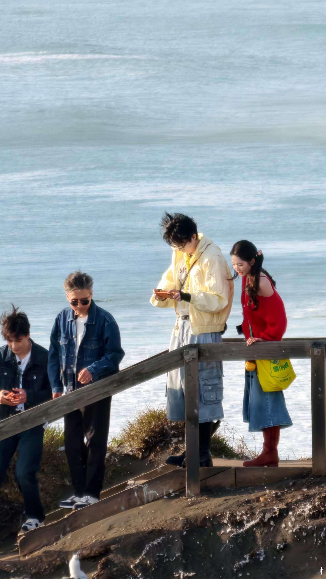 2.25地球超新鲜群像之大家很认真地拍鸟 