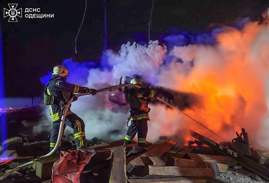 俄乌冲突 俄军“拉闸”行动仍在继续今天凌晨敖德萨的多处能源设施再度遭到打击。敖德