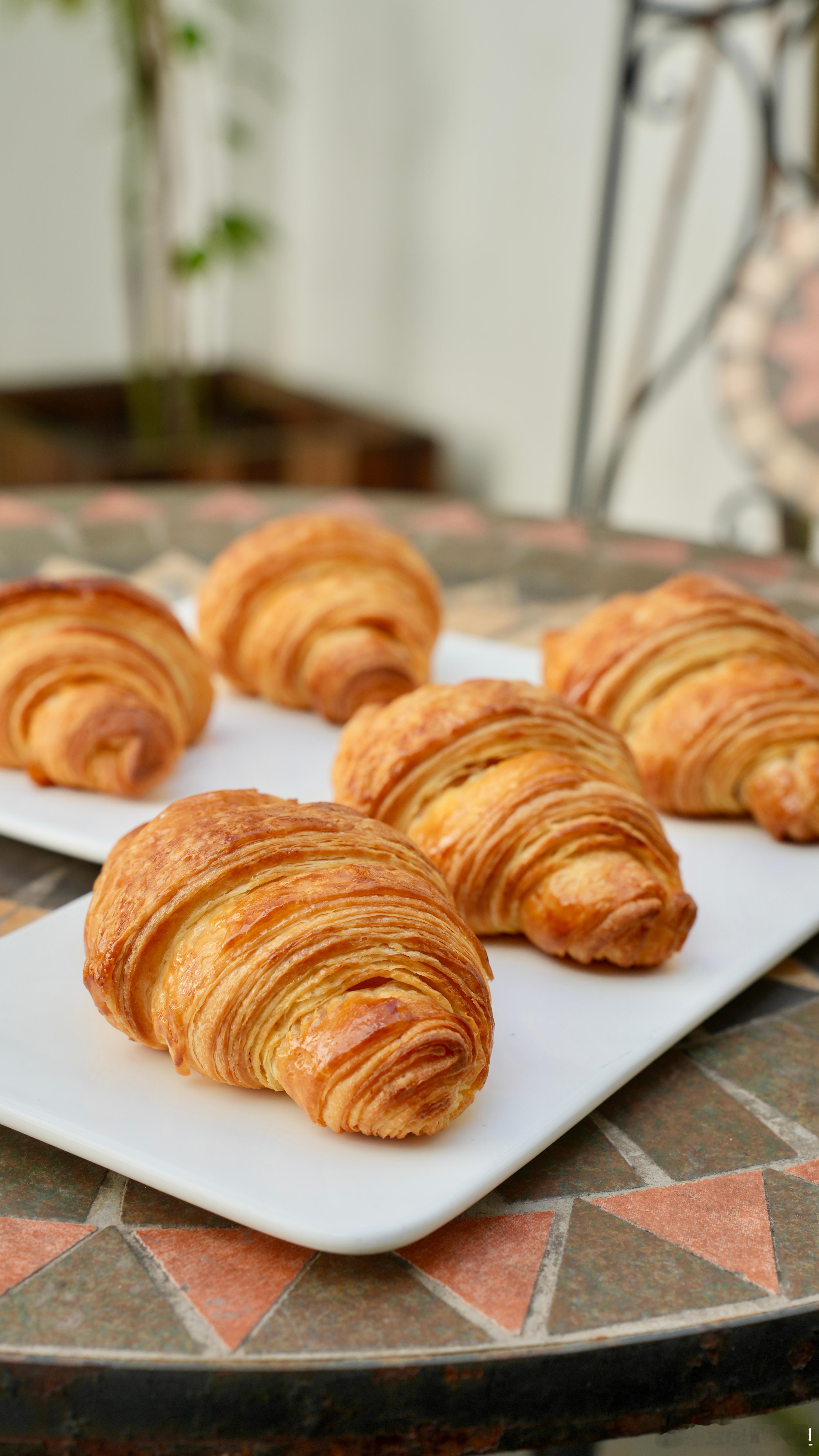 今天的办公室自烤下午茶☕️黄油可颂🥐满屋飘香！ ​​​