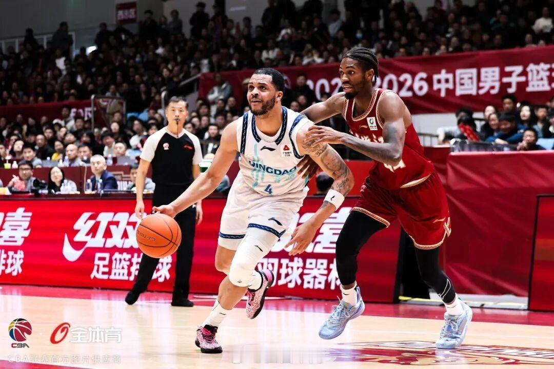 青岛男篮末节领先11分被逆转  输掉这场“开年大战”对青岛男篮来说，不是啥坏事。