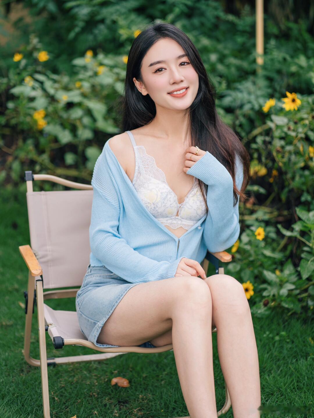 夏日多巴胺穿搭 是蓝不住的快乐夏天的阳光总是充满活力 ​​​