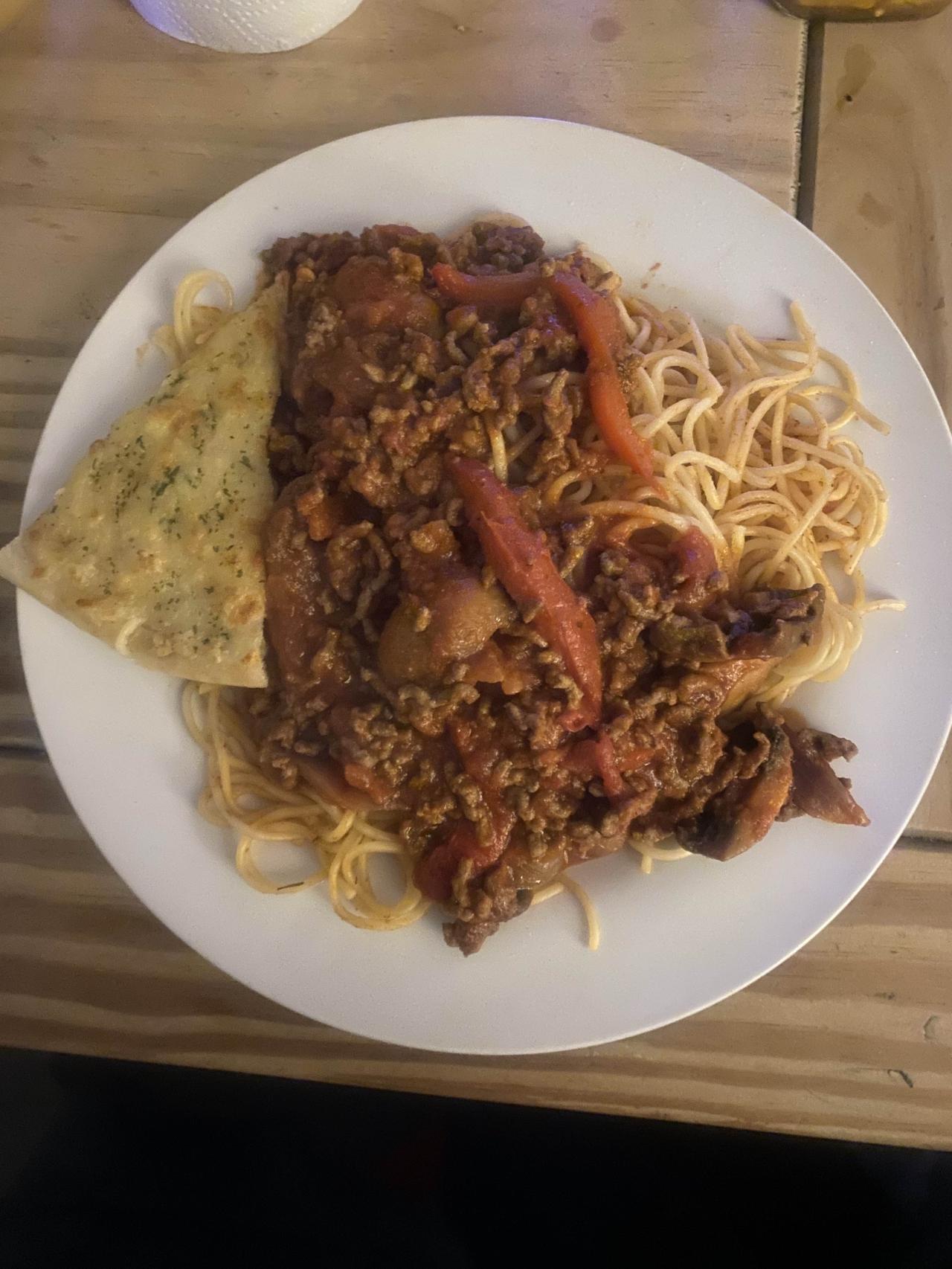 意大利面番茄肉酱。