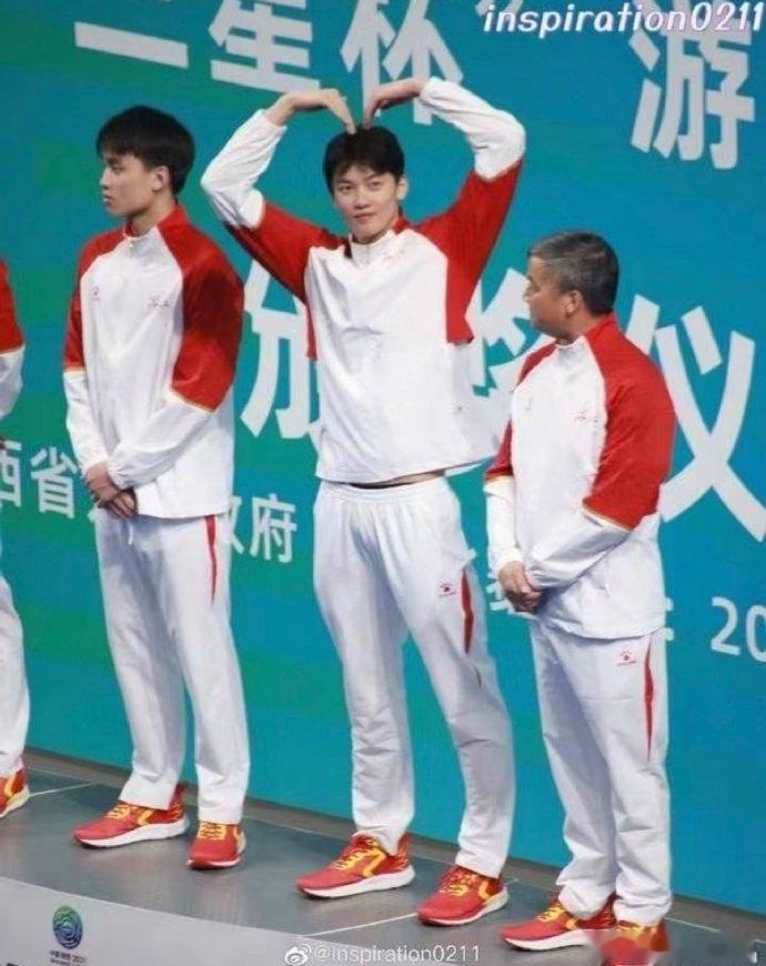 到底什么是真实？唯有此男的好看才是真实的！ ​​​
