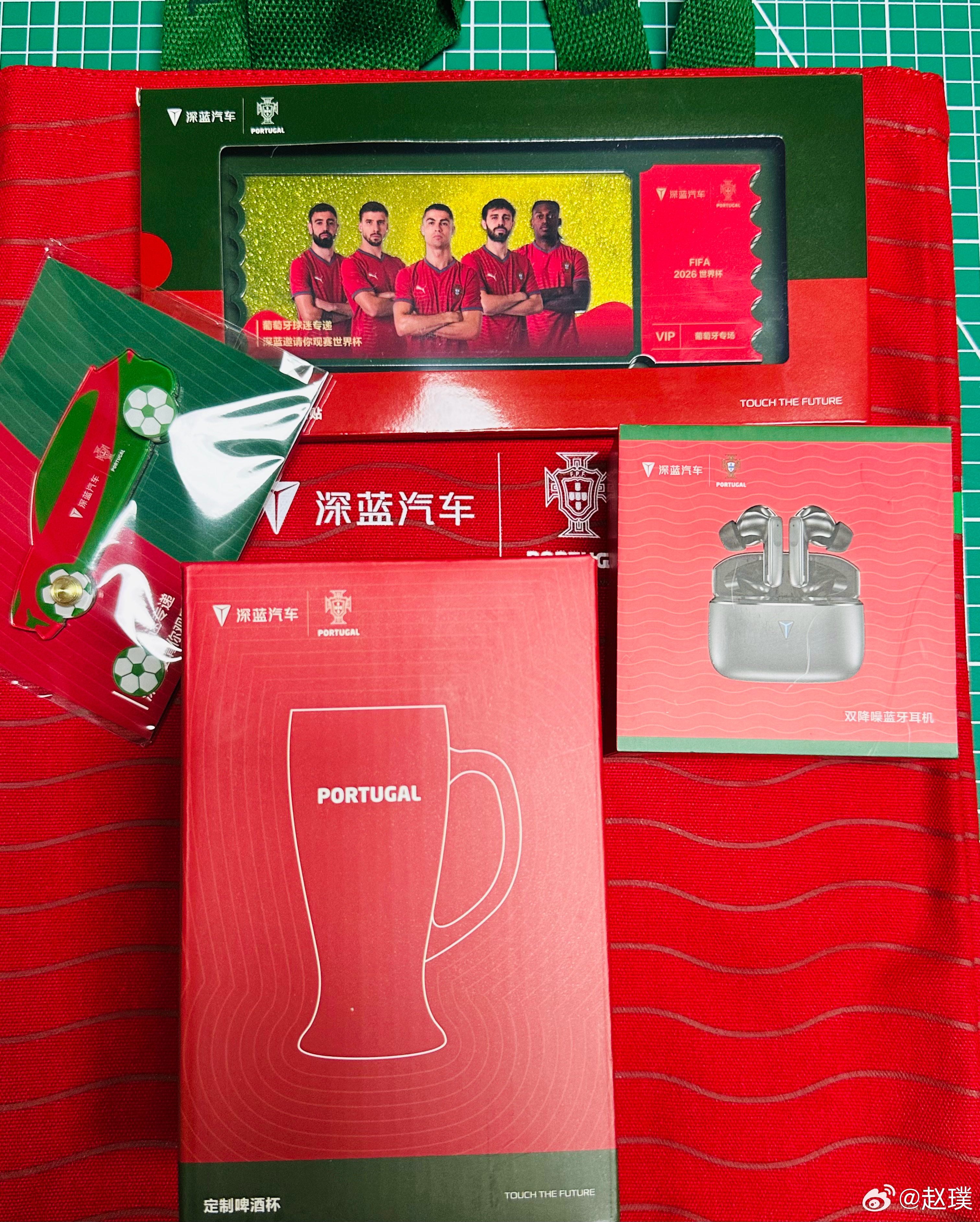 梅西、姆巴佩、哈兰德分别梅开二度，现在压力又给到C罗了。晚上葡萄牙对乌兹别克斯坦