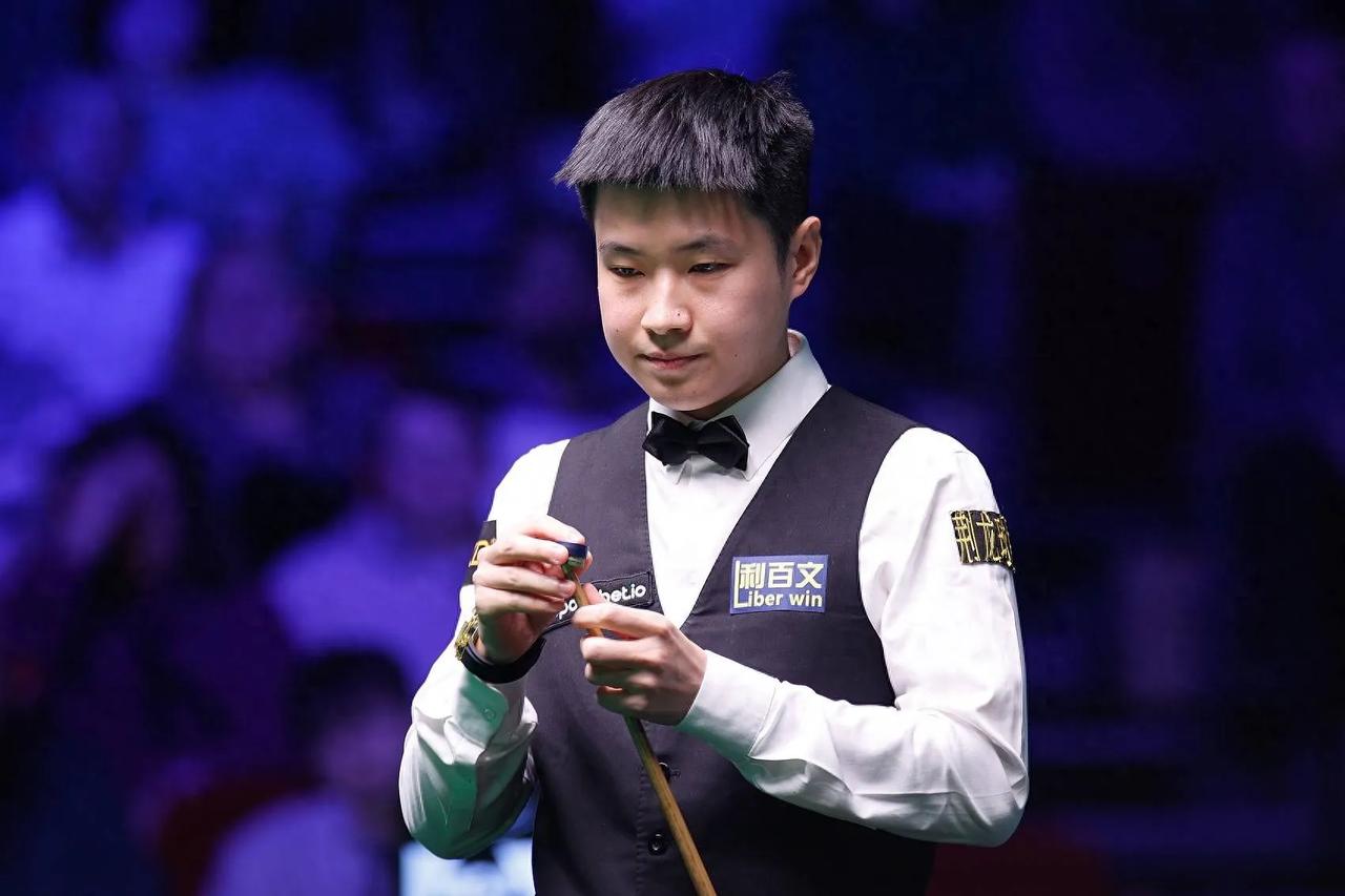 刚刚结束了一场2026斯诺克世锦赛1/8决赛第2阶段，赛会1号种子、卫冕冠军、世