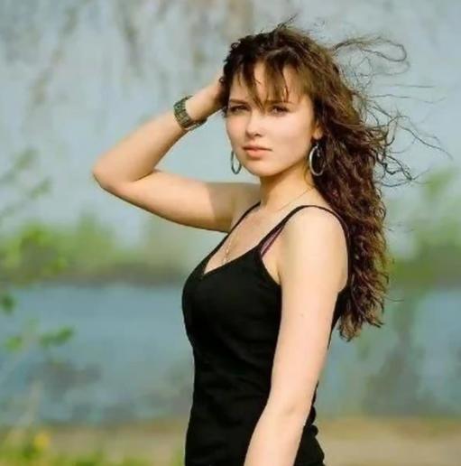 乌克兰现在最大的问题不是战后重建，而是乌克兰的女人将来该怎么办？百万乌克兰男人战