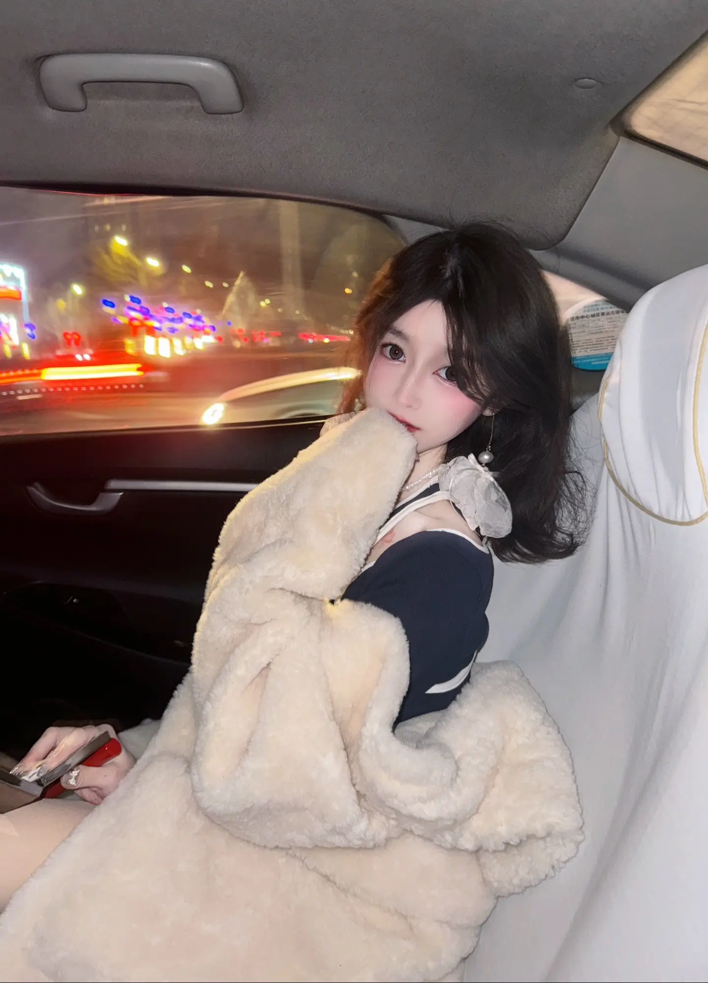 说喜欢你的人可能很多 但会照顾你情绪的人实在难得 
