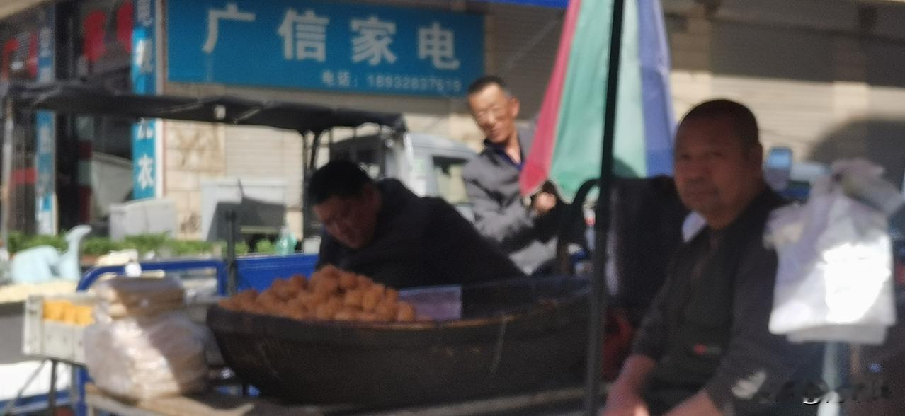 街头拍摄分享街头市集的景象！