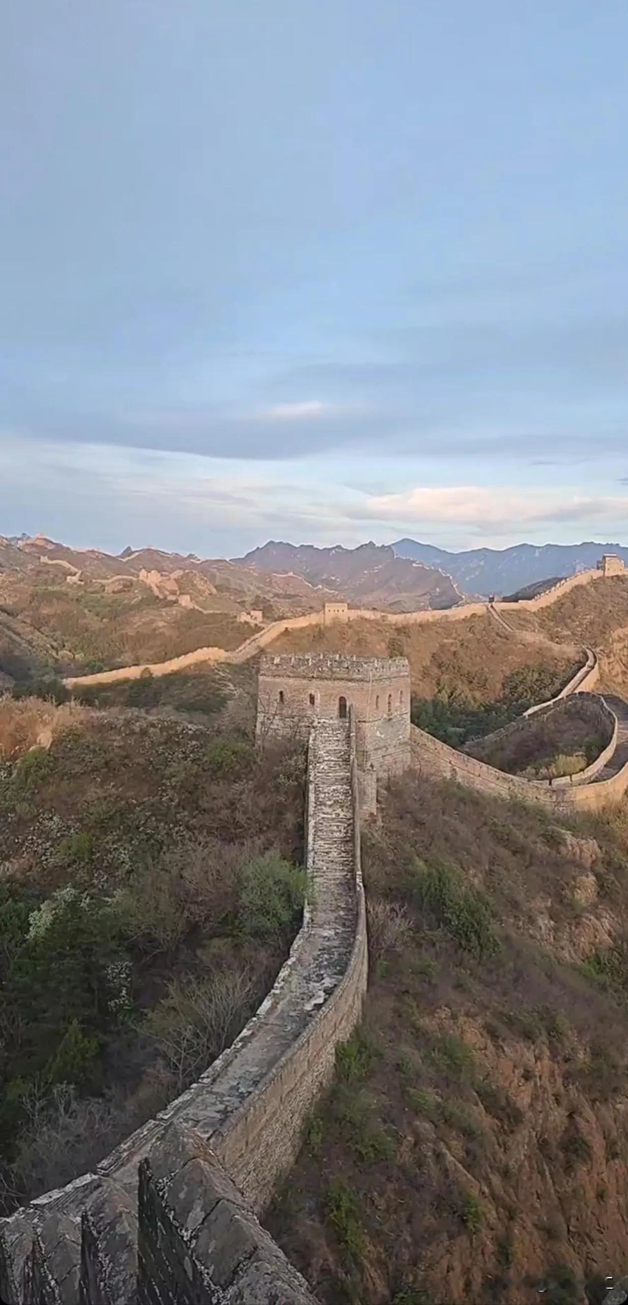 一路山色，随手拍一张风景照