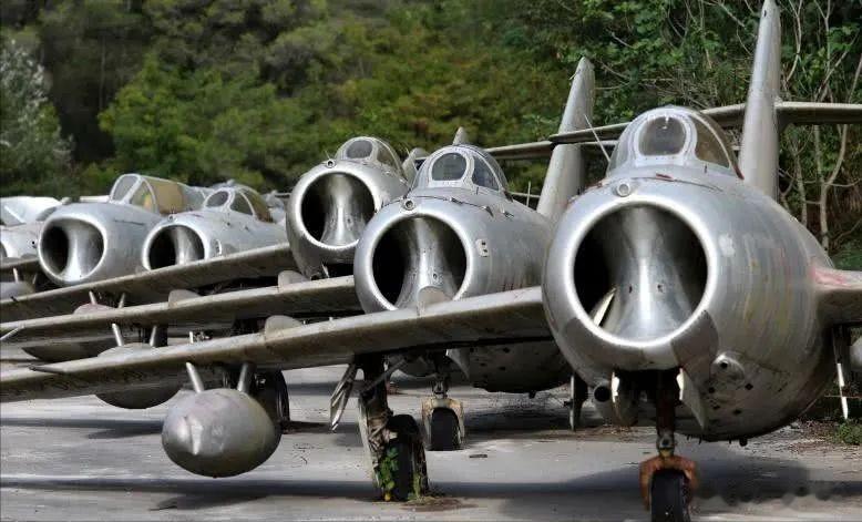 扶不起的阿斗！苏联援助15年中国帮20年给200亿，依旧穷得叮当响
阿尔巴尼亚因