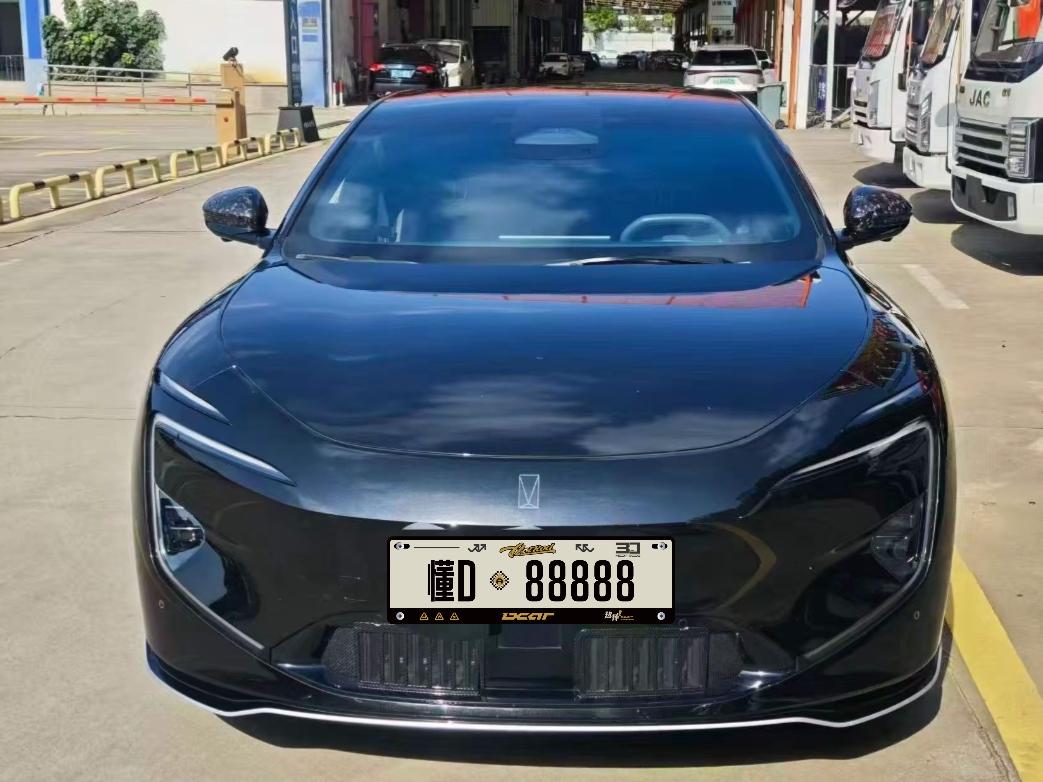 想要一台高颜值，带华为智驾的纯电轿车，二手阿维塔12是不少人的首选。这款车配置划