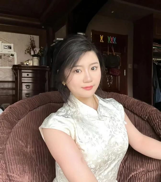 已婚男人们，醒醒吧！别以为成熟女人跟你玩暧昧，就是真的离不开你。她们理智得很，说
