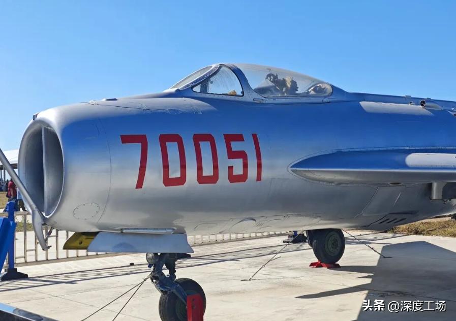 美国军媒发现，我国组成1000架歼6W无人攻击机，可以进行1000次攻击，投掷2