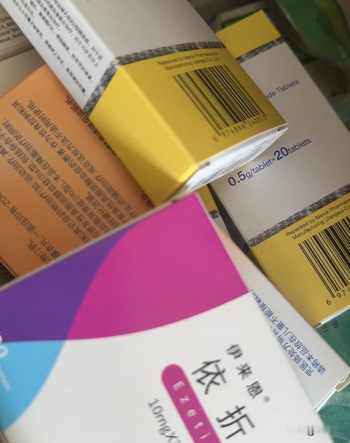 今天拿药挂错号个人损失两元钱，社保基金浪费的了 28 元，感觉损失了一个亿呀！[