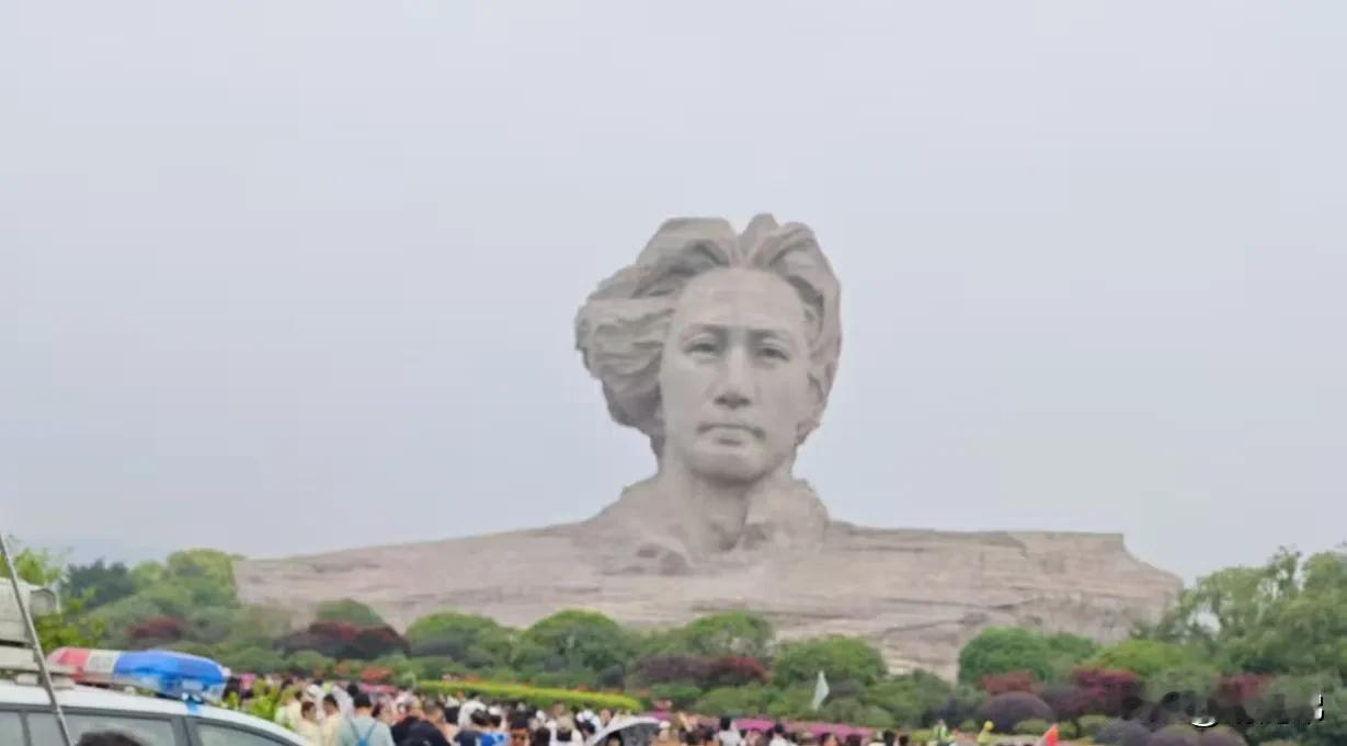 打卡毛主席雕像，感受伟人风采！伟人像 雕像伟人