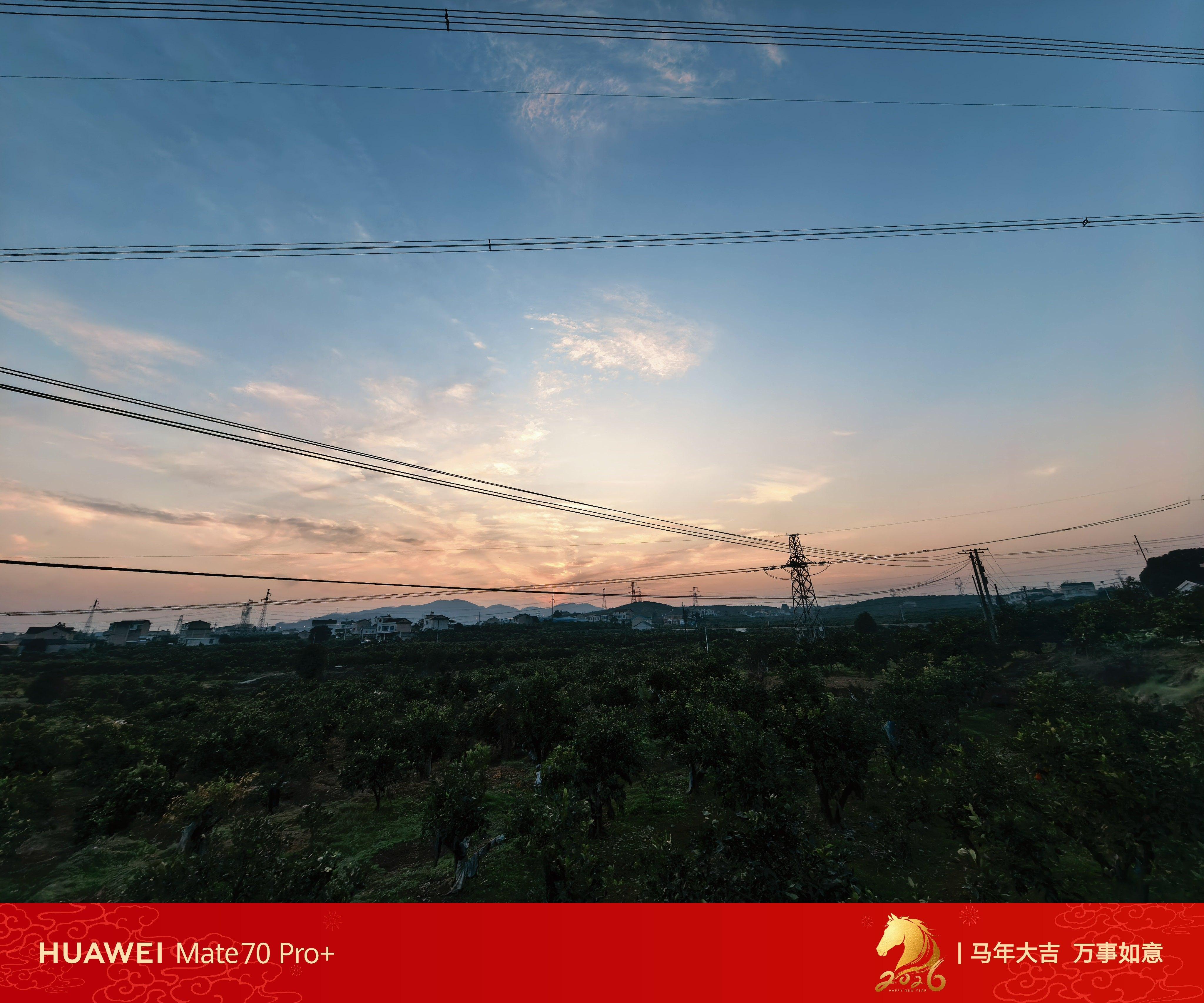 摄影作品：《果园晚霞》 