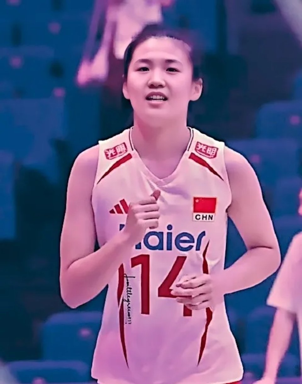 中国女排新一代年轻球员简介：(五)解盛钰，山东济南人，22岁，身高一米八七，场上