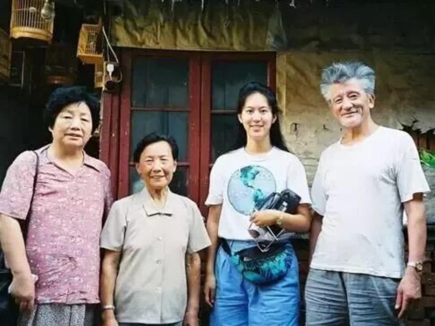 每当提起南京大屠杀，有一个名字我们不能忘、不敢忘！她用笔揭开了侵略者的丑恶行径，