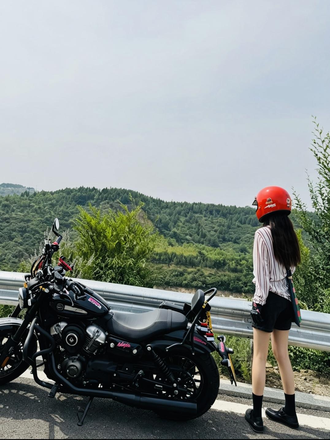 逃离城市 一人一车钻进太原环山公路。
总有人说女生驾驭不了大排量巡航 实际骑下来