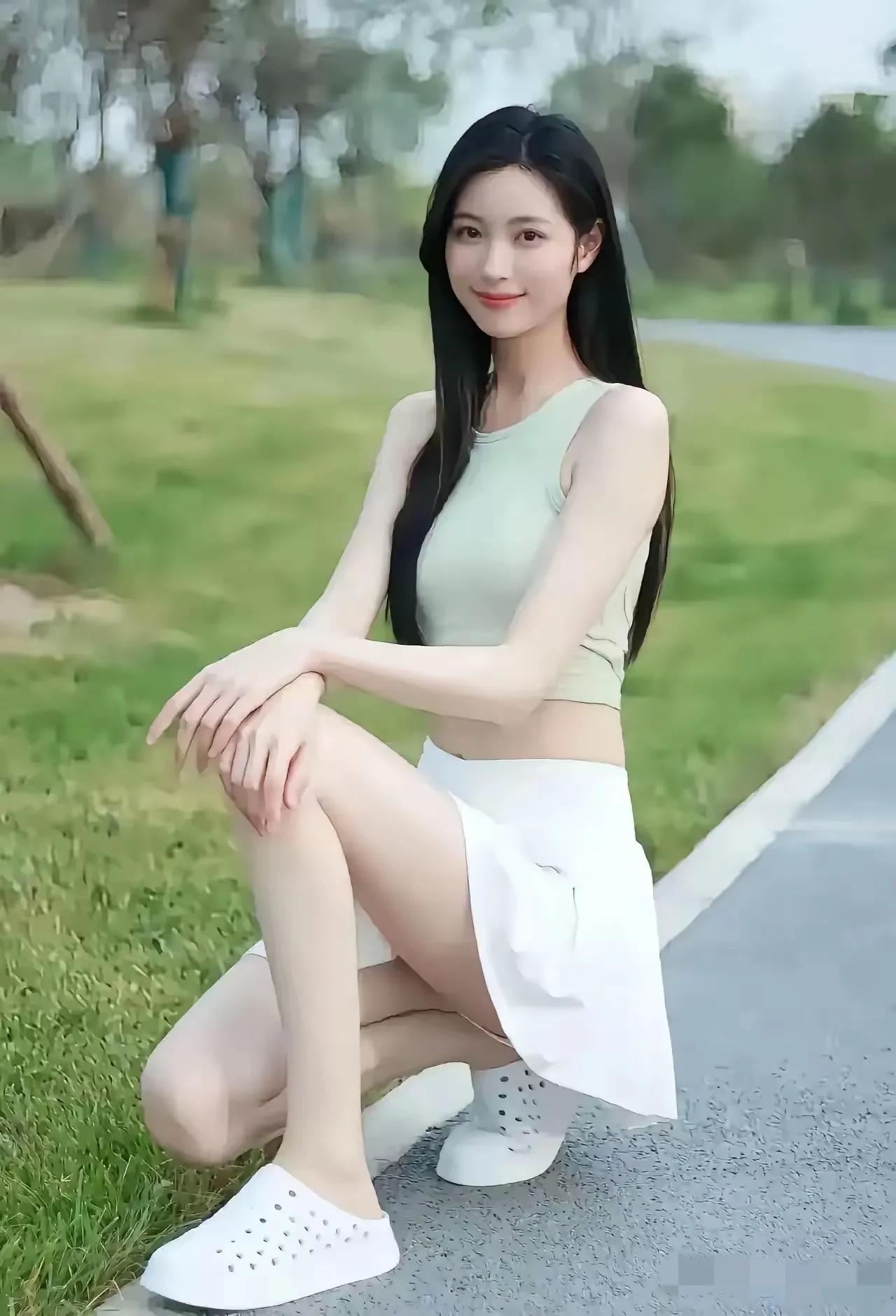 国庆将至，一起玩吗，我穿上小裙子，你带上花，说走就走的旅行#绝美倩影大放送# #