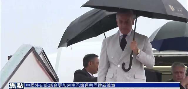 巴基斯坦现在看中国的眼神，挺复杂的
事情得从夏巴兹这趟访问说起。他这次在中国前前
